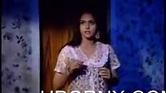 Newcomer Indian Actress In A Sensual Video